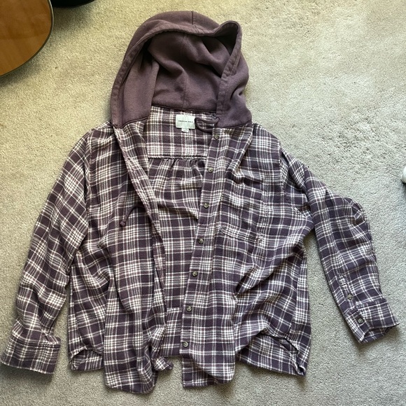 American Eagle Outfitters Other - Purple women’s flannel with hood